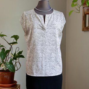 IVANKA TRUMP Woman's Dress Blouse Black and White Swirl Print LARGE